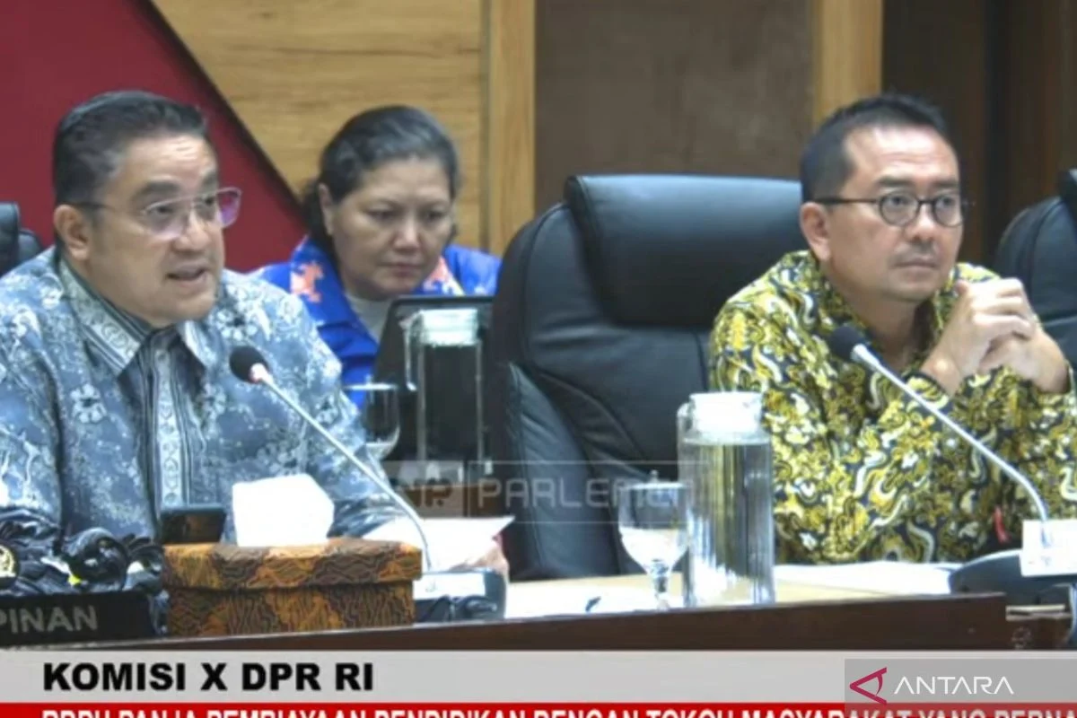 Reformasi Rekrutmen Guru: Komisi X DPR Dorong Penghapusan Klaster dan Konsolidasi via CPNS